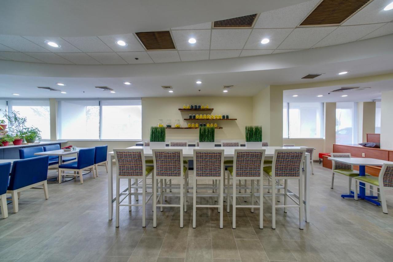 Saint Louis Airport Hotel Woodson Terrace Екстер'єр фото