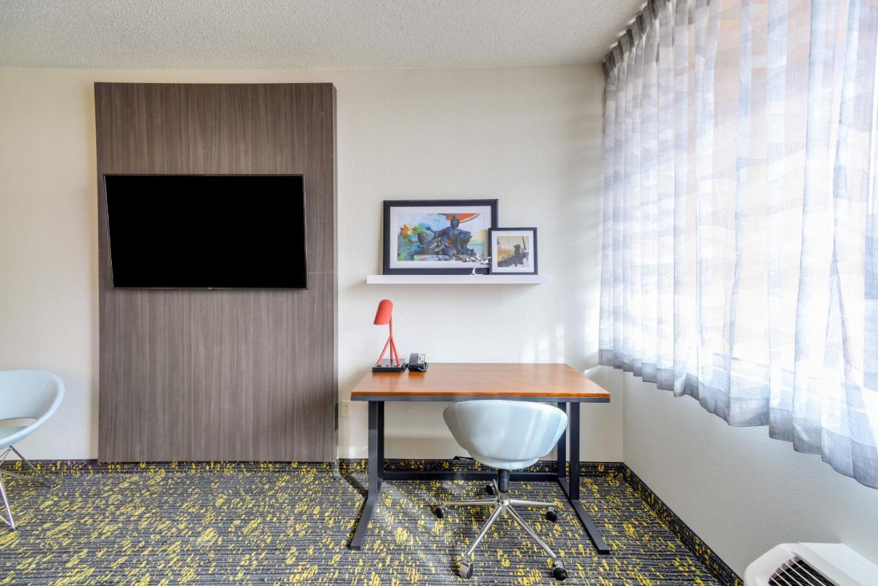 Saint Louis Airport Hotel Woodson Terrace Екстер'єр фото